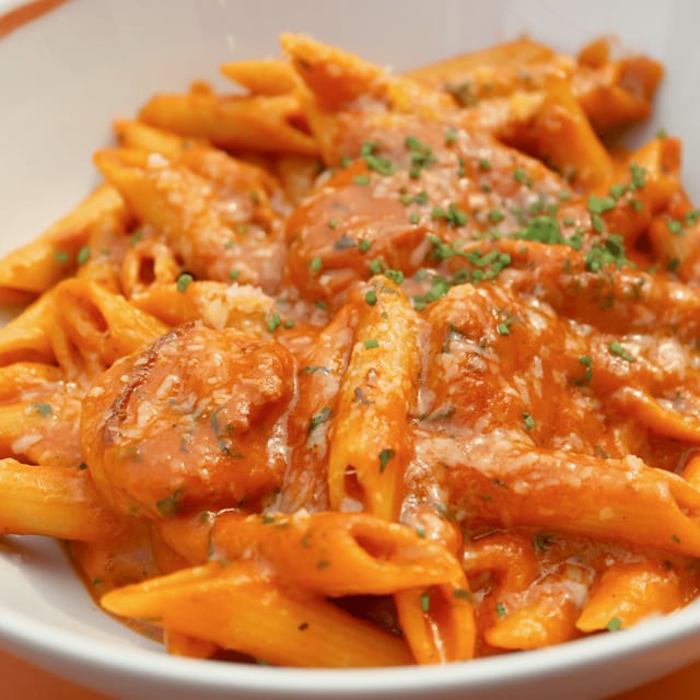 Penne a la Vodka (C).